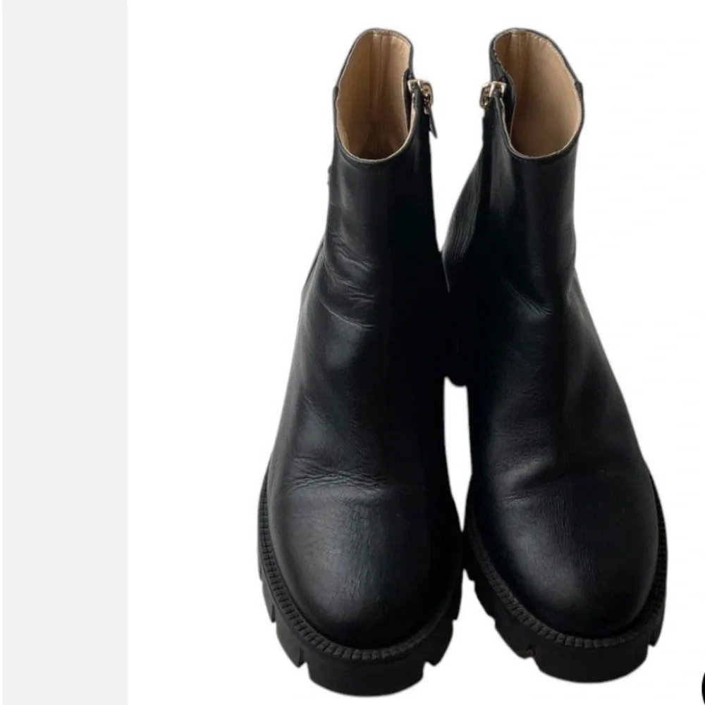 NWOT Coach “Chrissy” Black Leather Heeled Ankle Booties Size 7